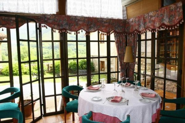 Hotel Posada Del Pas Ontaneda Ngoại thất bức ảnh