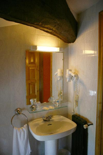 Hotel Posada Del Pas Ontaneda Ngoại thất bức ảnh